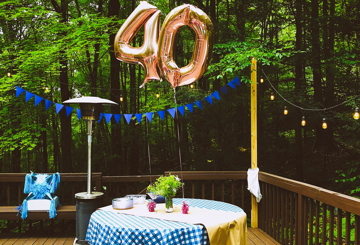40 ballon on a table outside