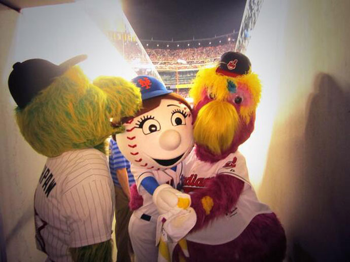 Mascots Taunt Mr. Met On Twitter By Implying Inappropriate