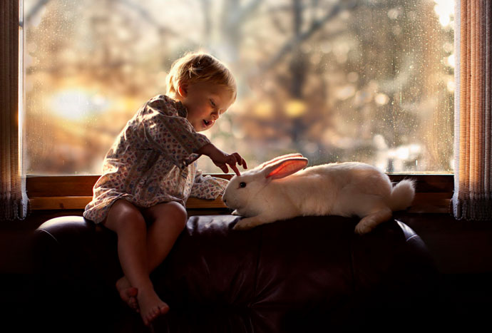 Mothers-Incredible-Photos-Capture-Her-Young-Sons-Magical-Bond-With-Animals-7
